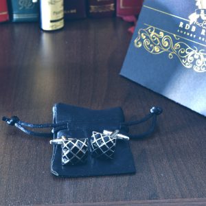 čierno strieborné manžetové gombíky diamantový vzoru