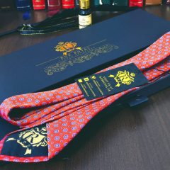 luxusná tehlová kravata oranžovo červená hodvábna Pure Luxury Collection vo vzore foulard