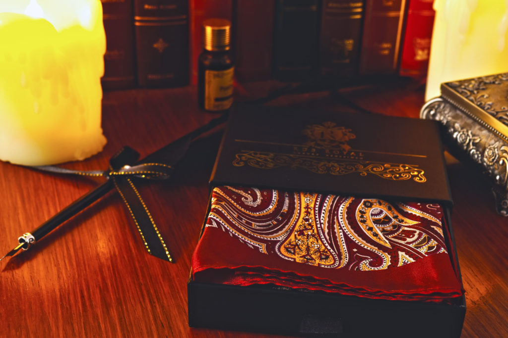 Detail produktu: Silk Pocket Square, Paisley, Burgundy Red