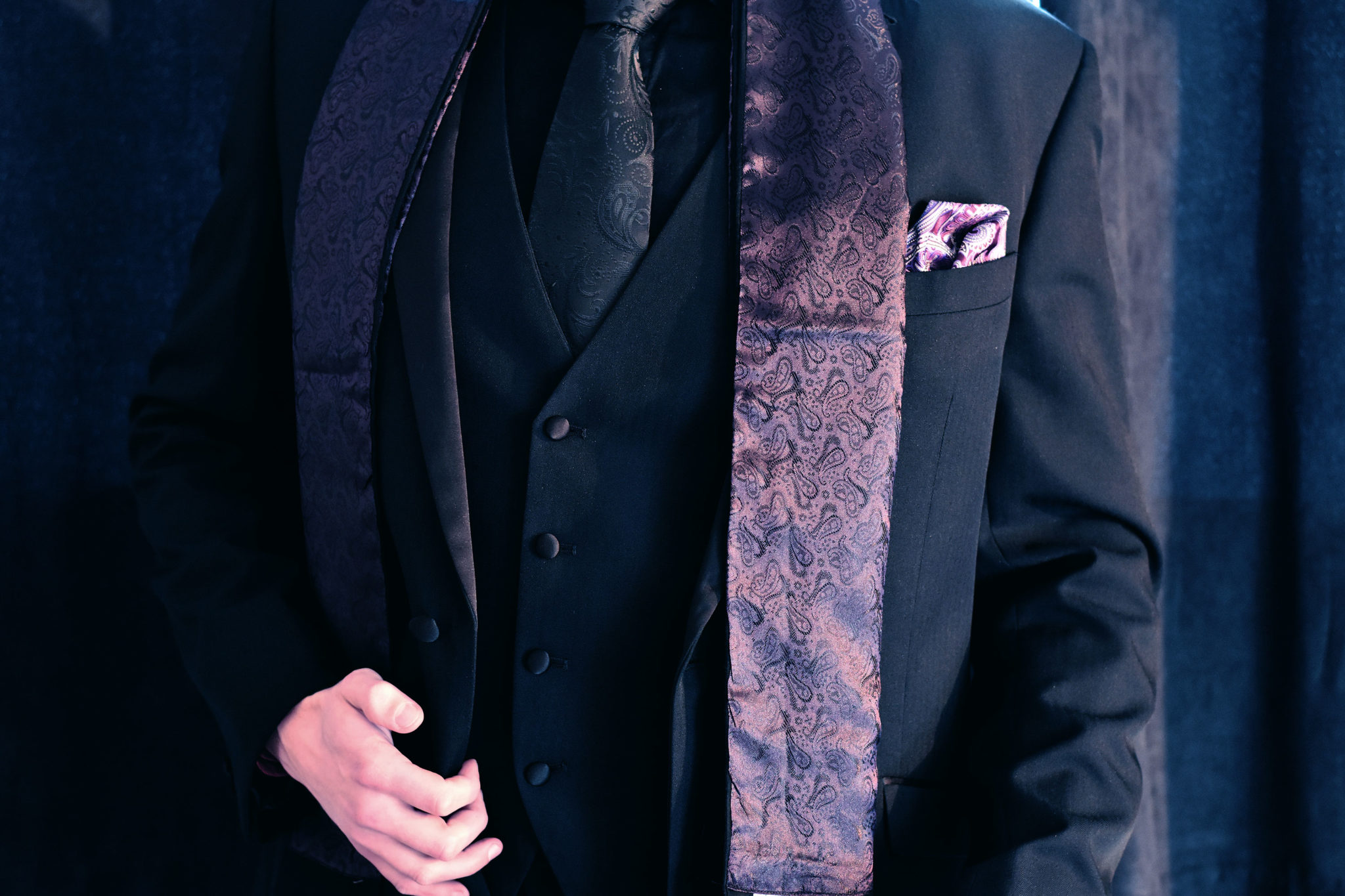 Elegant formal purple suit scarf for the most elegant gentlemen made out of silk and wool