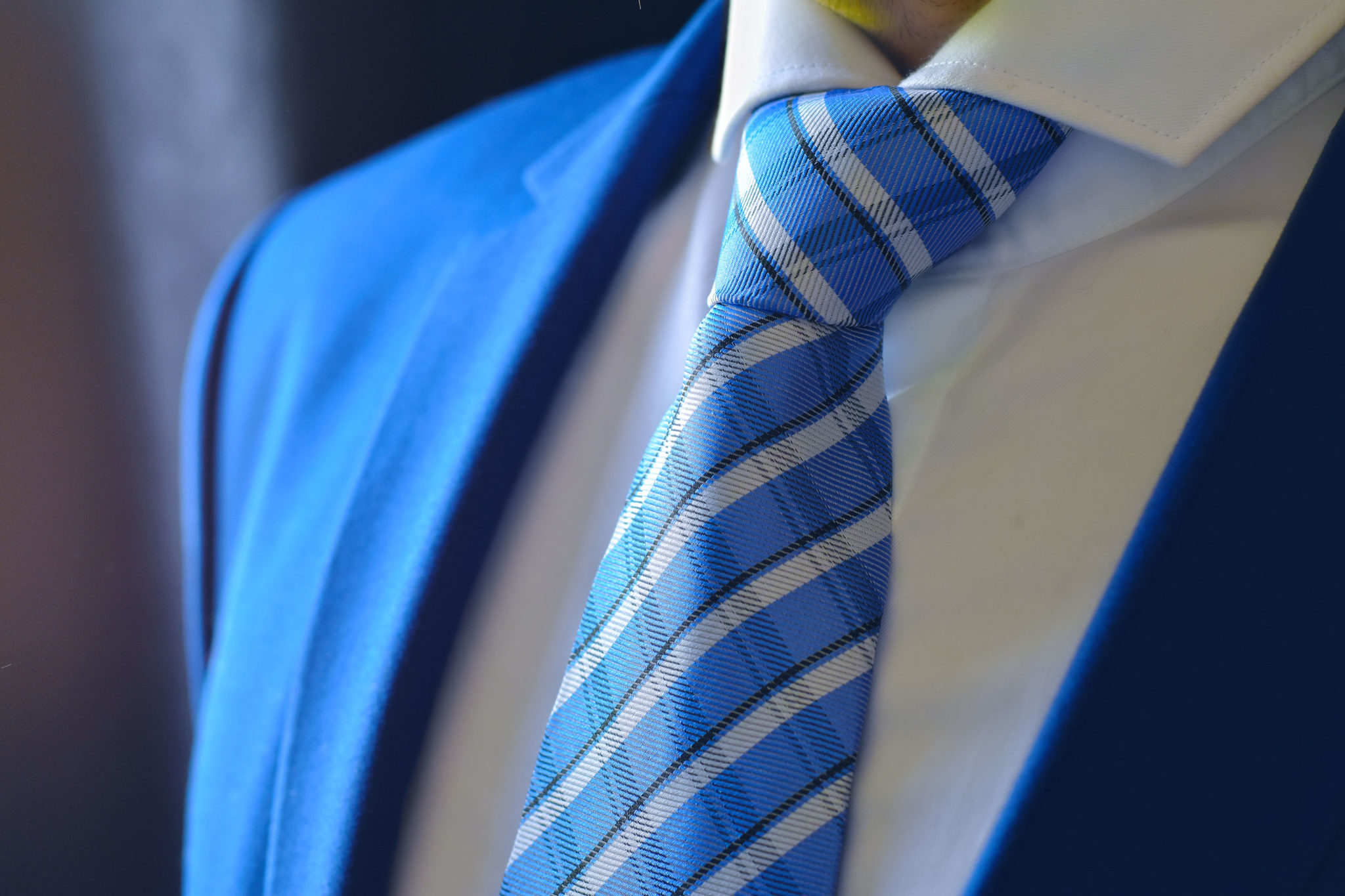 Silk handmade plaid checked tie with white and blue pattern