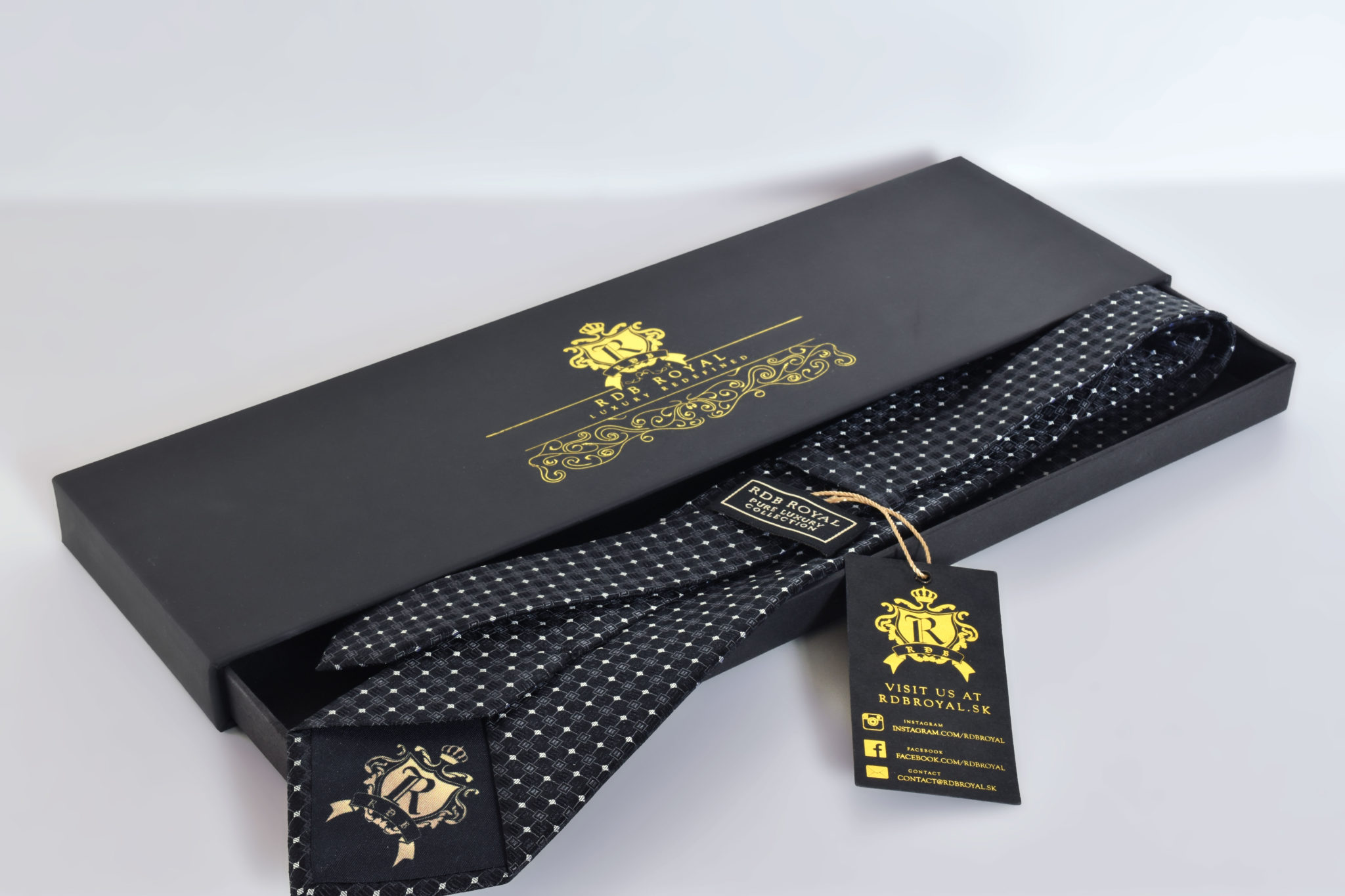 Luxurious silk diamond patterned black tie by RDB Royal
