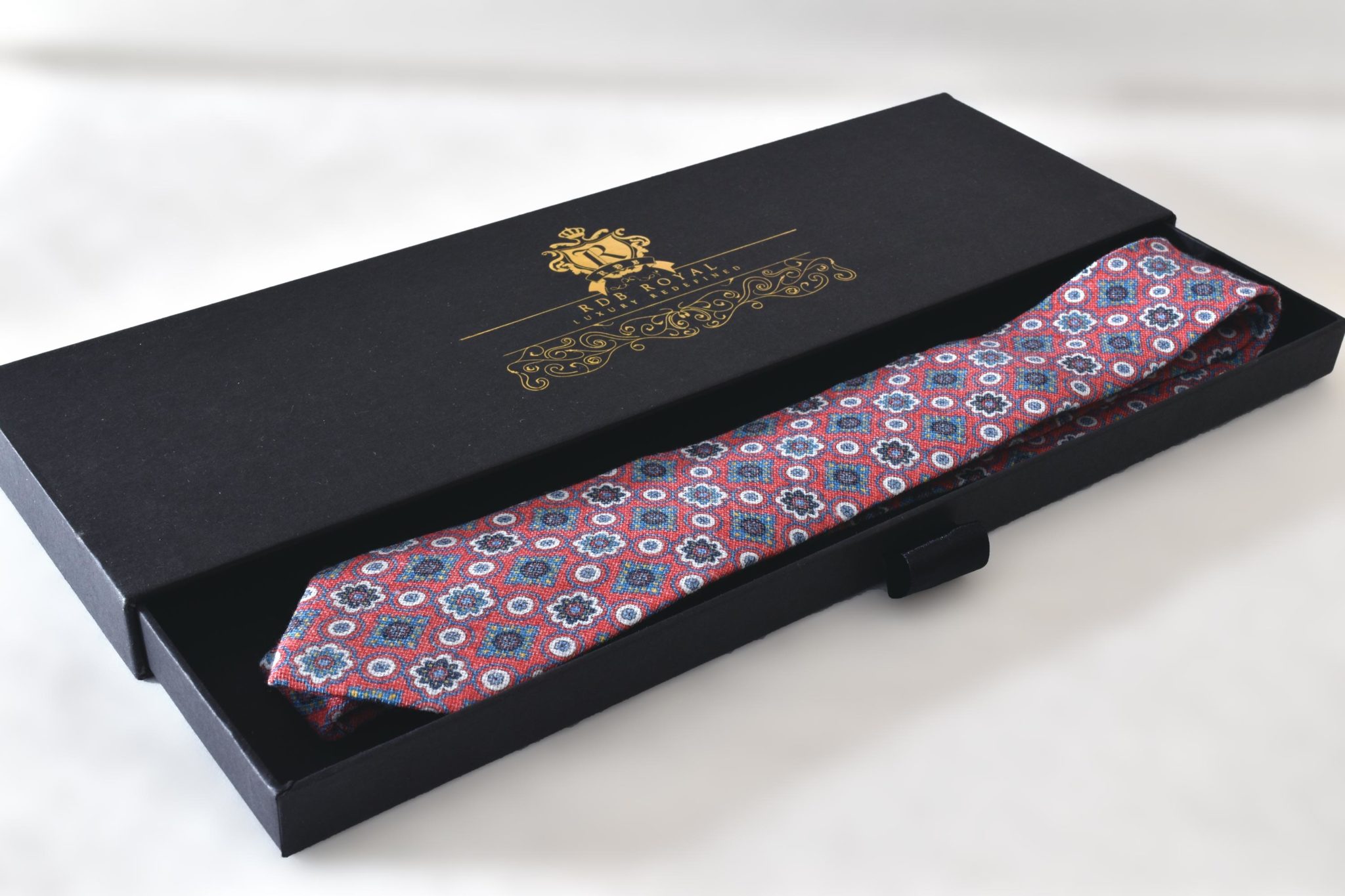 Bavlnená slim luxusná červená foulard kravata z prémiovej bavlny RDB Royal
