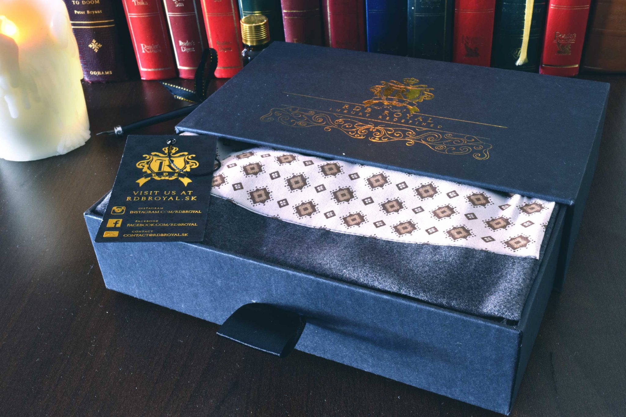 pánsky šál do saka a kabátu krémový foulard vzor