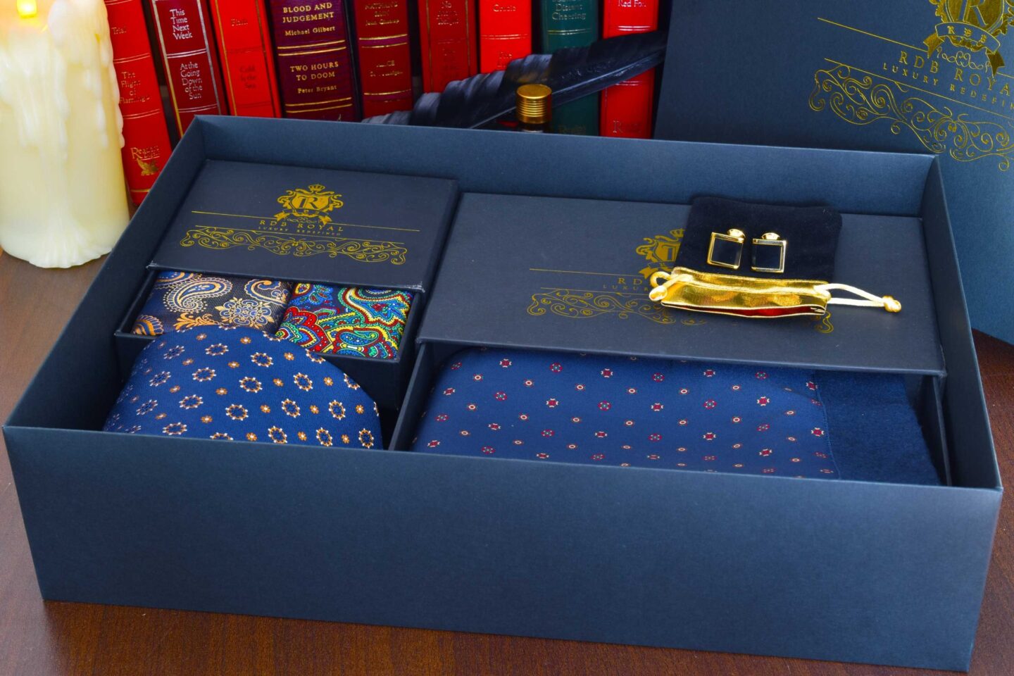 luxusný pánsky darčekový hodvábny elegantný modro-zlatý set